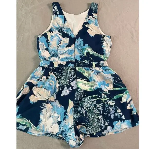 One Clothing Los Angeles SZ M Blue Floral Sleeveless Shorts Summer Beach Romper - Picture 3 of 7